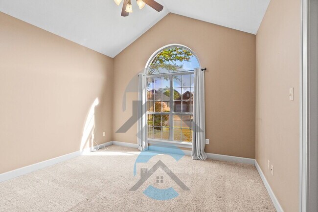 Photo - 1445 Champions Dr