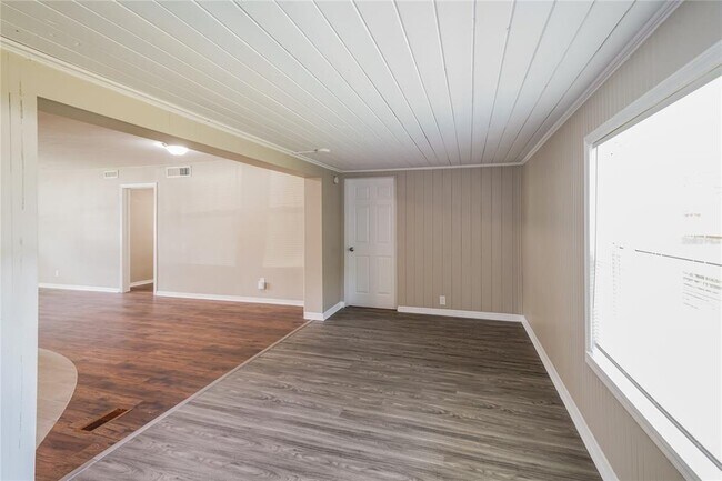 Photo - 216 Westover St