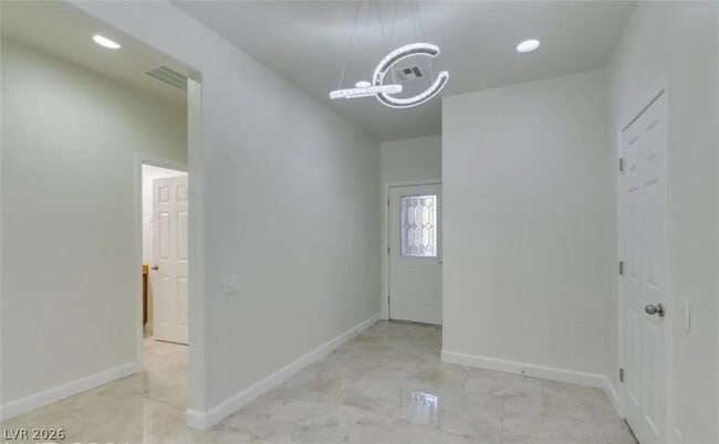 Photo - 2659 Lochleven Way