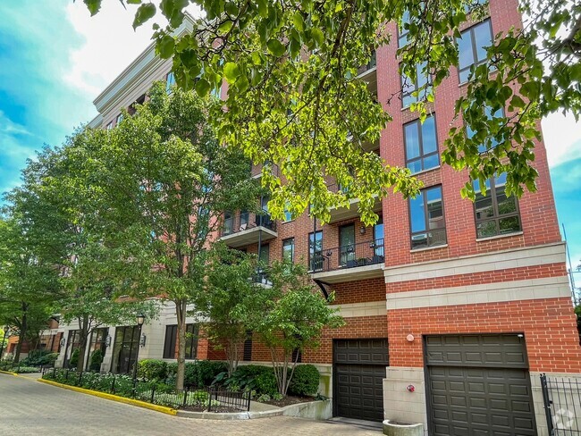 Building Photo - 343 W Old Town Ct Unit 407 Rental