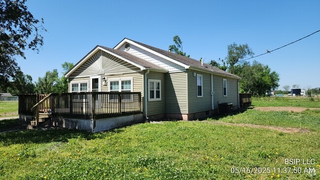 Building Photo - 1135 NE Chester Ave Rental