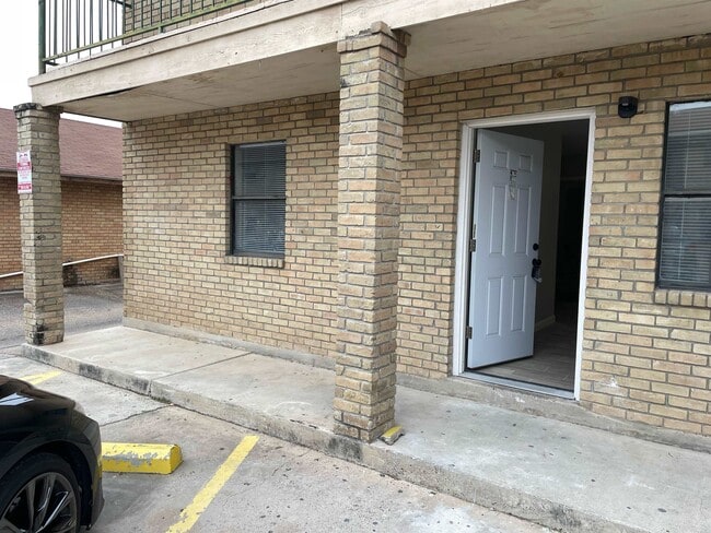 Building Photo - 3001 E Price St Unit 12