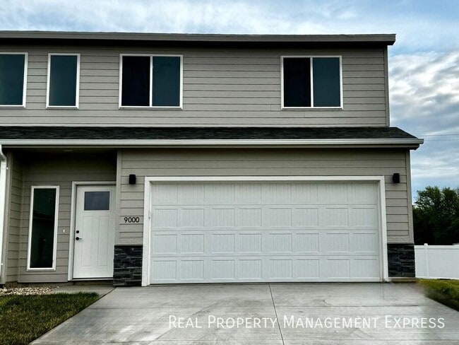 Photo - 3 Bed 2.5 Bath Townhome in West Sioux Falls