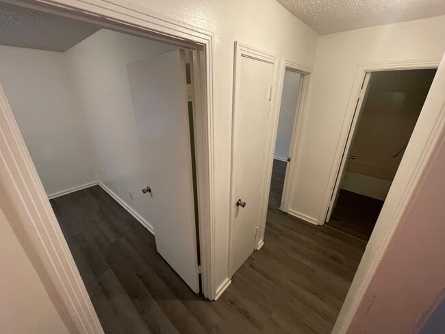 Photo - Owls Den Apartments