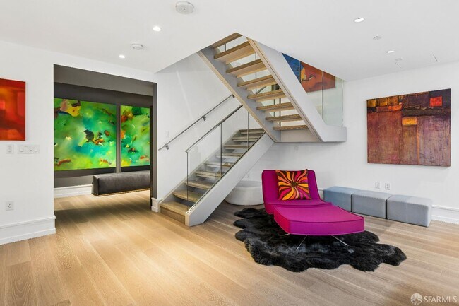 Photo - 2121 Webster St