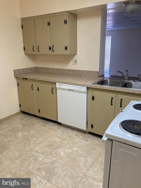 Photo - 10 Moller Pkwy