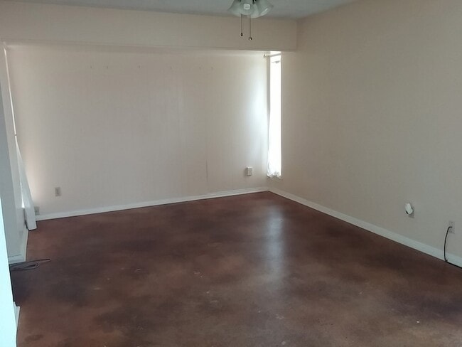 Photo - 1908 Hood Cir