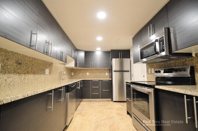 Photo - 79 Thatcher St