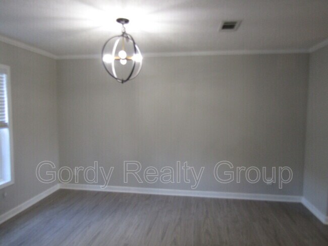 Photo - 5493 Willis Rd