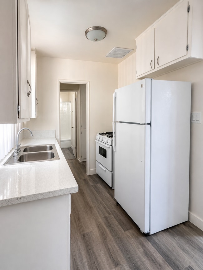 Photo - 111-115 E. Beach Ave.