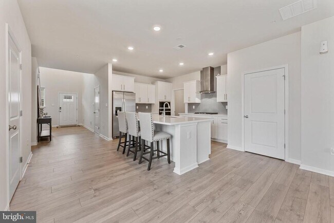 Photo - 493 Ensemble Wy