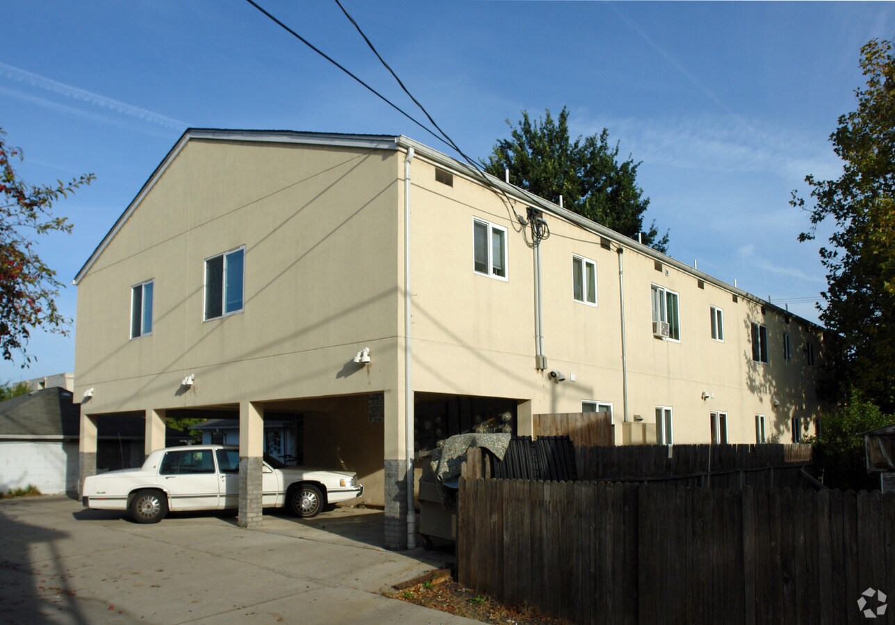 Photo - 515-519 E 17th Aly Apartments