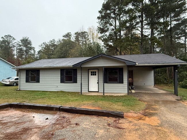 3 Bedroom 2 bath Ranch located a short dis... - 3 Bedroom 2 bath Ranch located a short dis... House