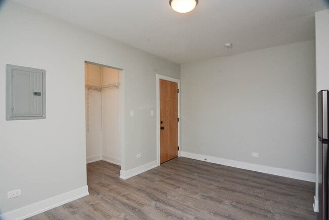 Photo - 533 W Belden Ave Unit 203B
