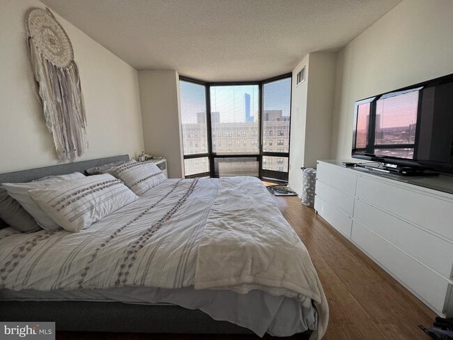 Photo - 2020 Walnut St Unidad 18K