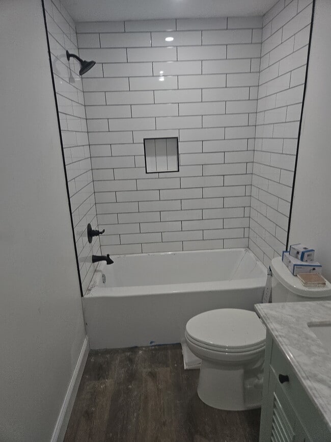 Photo - 2827 E 5th Ave