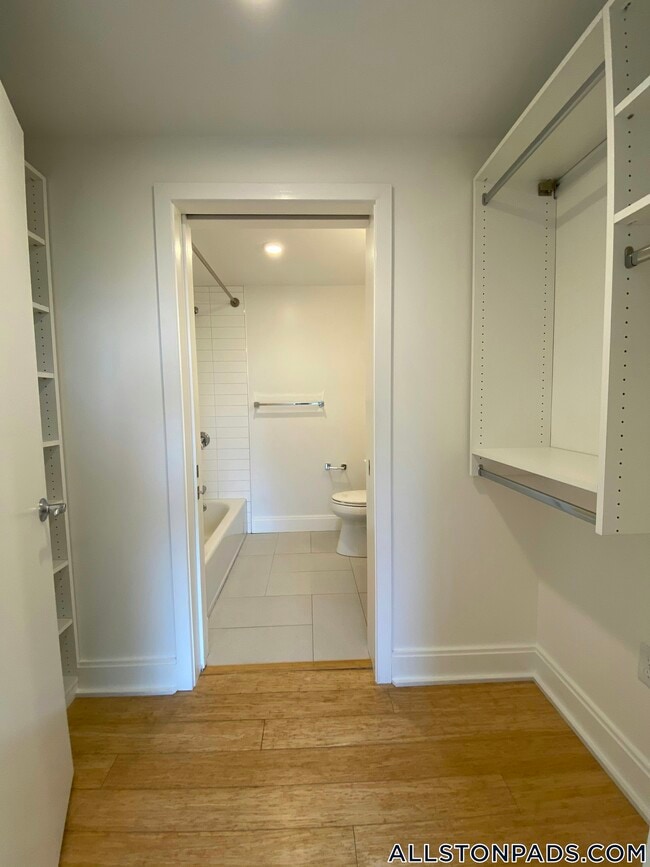 Building Photo - 40 Malvern St