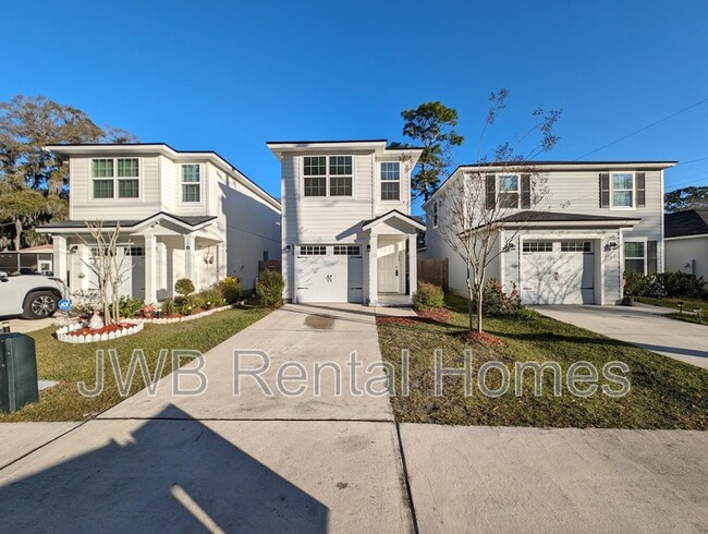 Photo - 8329 Free Ave