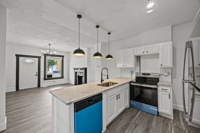 Photo - 945 E Whittier St