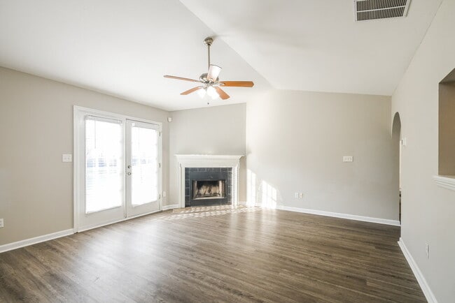 Photo - 2604 Lullwater Ln