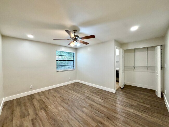 Photo - 661 NW 23rd Terrace Unidad B