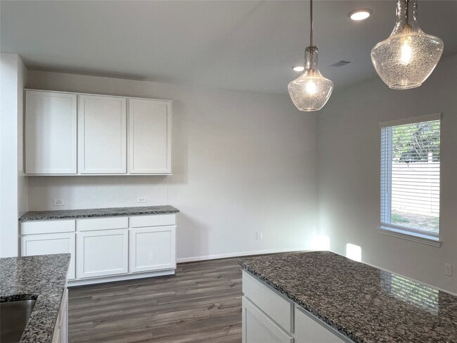 Photo - 5002 Winnipeg Blvd