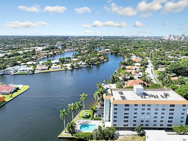 Photo - 1881 Middle River Dr Unidad 402A