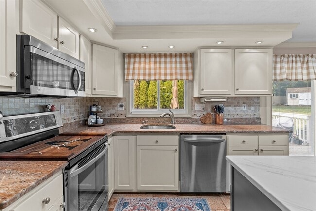 Photo - 18 Arthur G Pernokas Dr