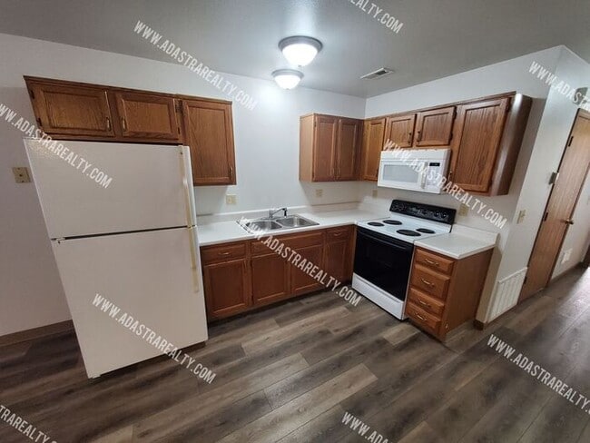 Photo - Affordable 2 Bedroom/2 Bath in Raymore-Available in MAY!!