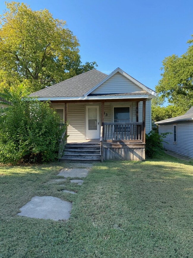 313 E Lincoln Ave