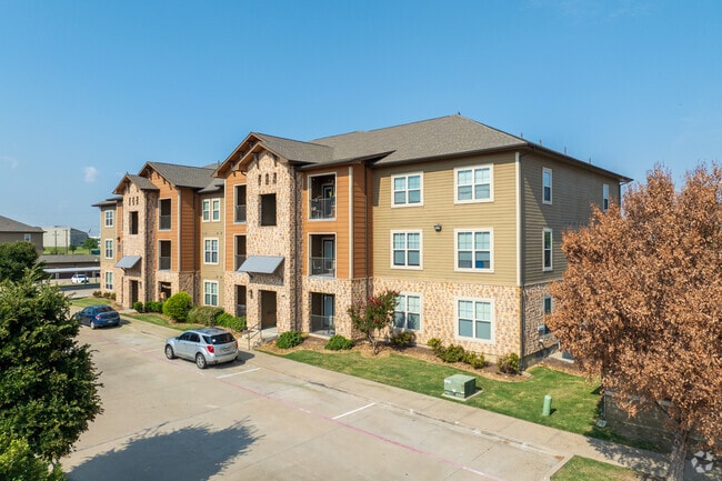 ホウオウ　LEGEND The Legend | Waco, TX | Starting at $1,275 | ForRent.com