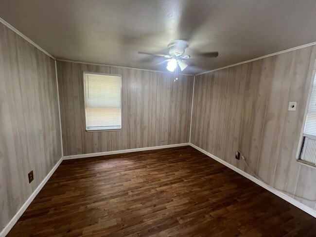 Photo - 5100 Woolsey St