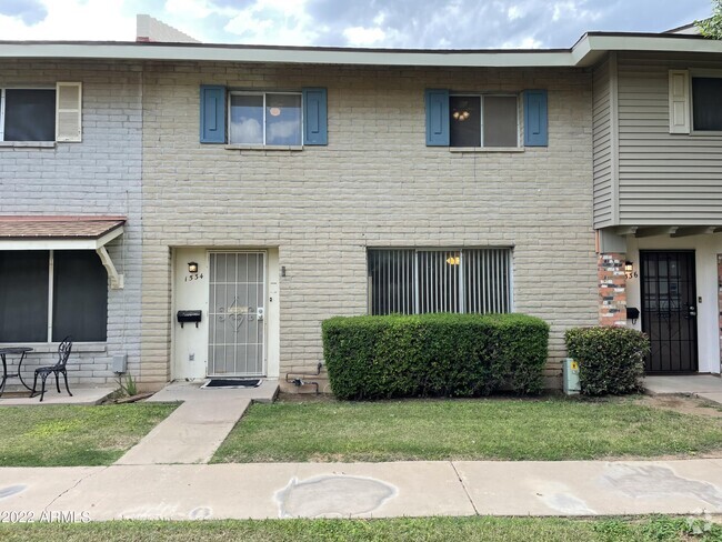 Building Photo - 1534 West Campbell Ave Rental