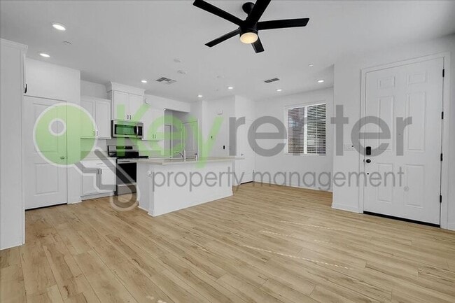 Photo - 5301 E Commerce Way