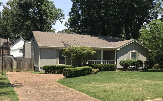 Photo - 3 Bedroom 2 Bath Home - Bartlett