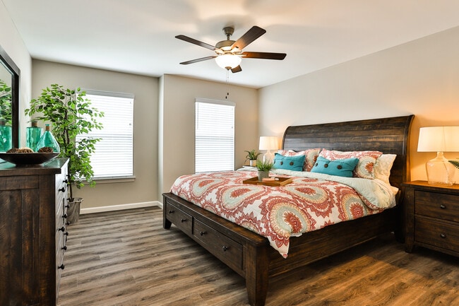 Photo - Creekside Landing