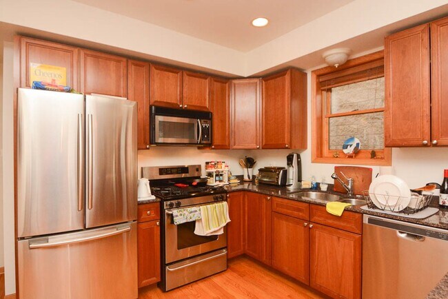 Photo - 934 W Leland Ave Unidad 2C