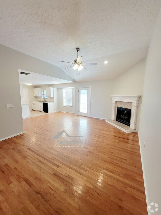 Building Photo - Location-Location; South West Springfield ... Rental