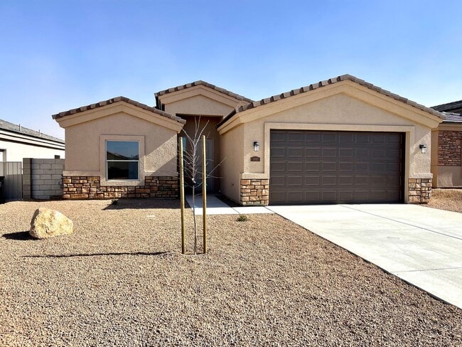 Building Photo - Beautiful 3 Bedroom 2 Bathroom Home!