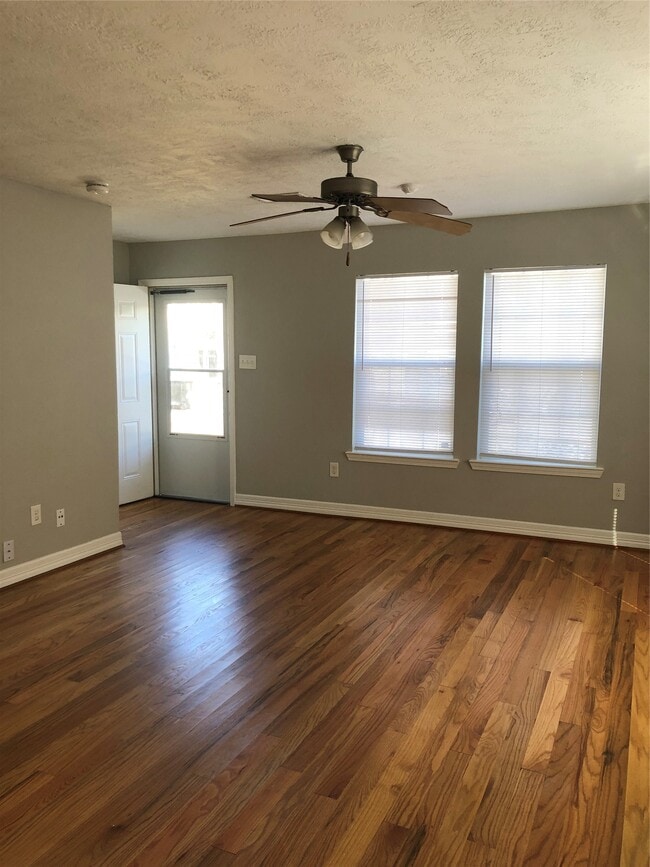 Photo - 1320 W 24th St