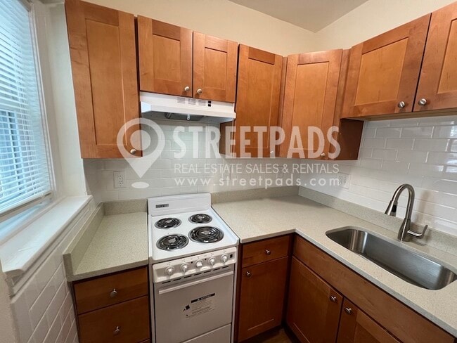 Photo - 2018 Commonwealth Avenue