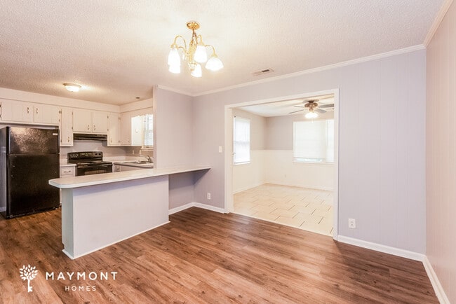 Photo - 15 Saratoga Dr