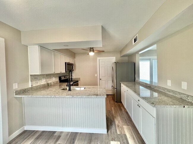Photo - 1943 Patrician Way