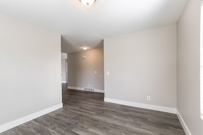 Photo - 1913 N 170 W