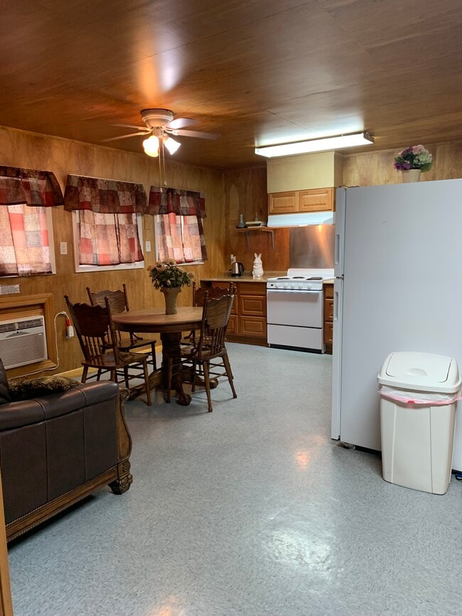 Kitchen - 5843 N Highway 1 Unit 2.