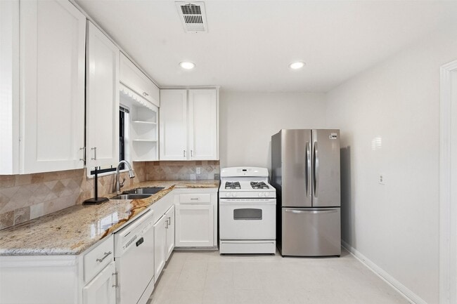 Photo - 3521 Burgundy Ln