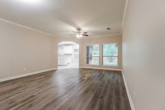 Photo - 606 Paradise Ln