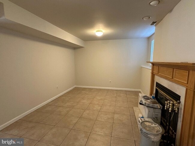 108 Steven Ln