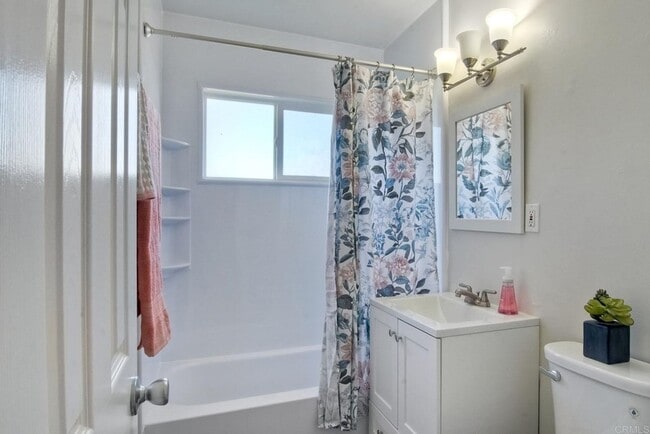 Photo - Spacious 5-Bedroom Home on Quiet Cul-de-Sac with Stunning Views