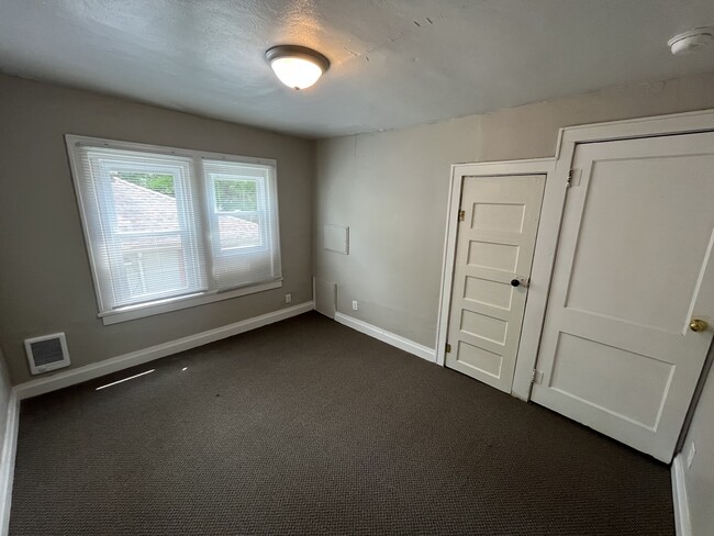Photo - 2009 George St Unit 4